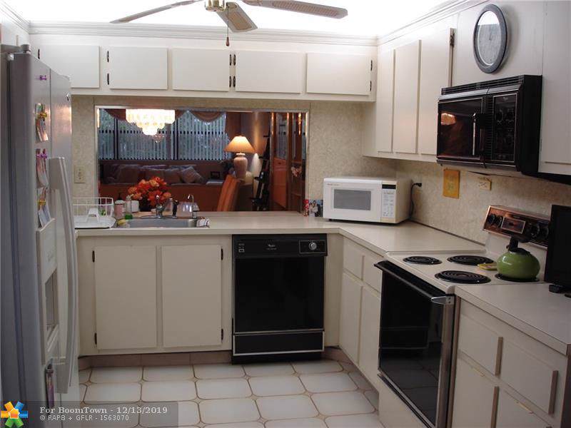 2704 104 AVE - Photo 1