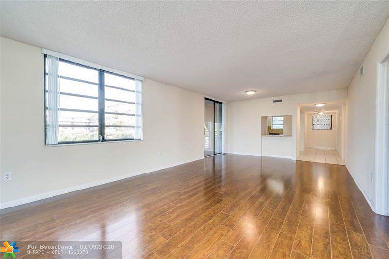 1000 Colony Point Cir - Photo 1