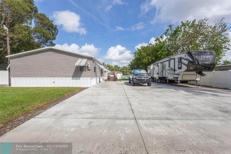 12921 15th St - Photo 1