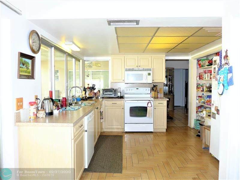 8921 Johnson St - Photo 1