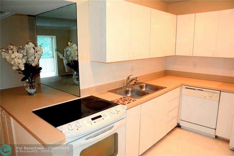 6273 Bay Club Dr - Photo 1