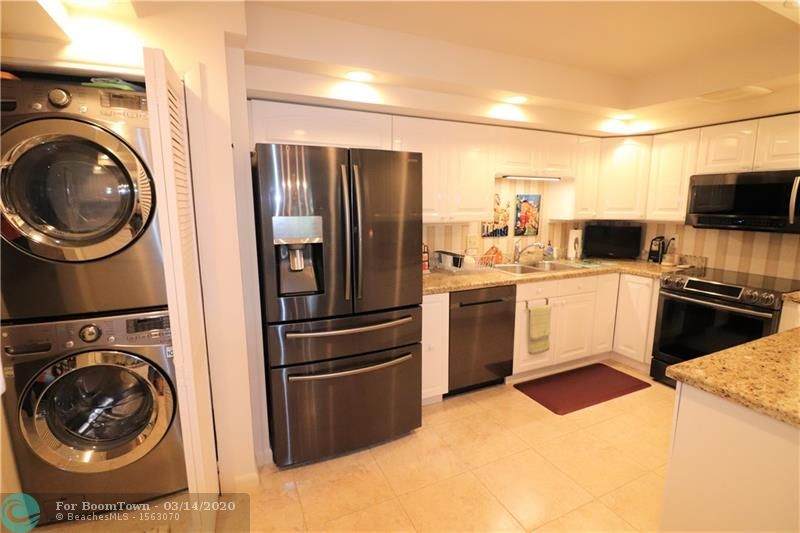 3960 Oaks Clubhouse Dr - Photo 1