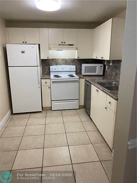 4255 University Dr - Photo 1