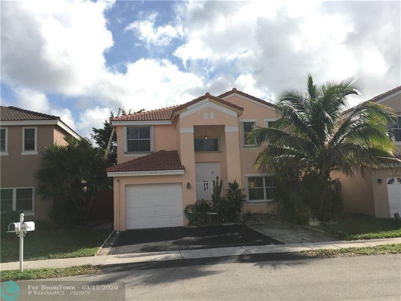 8422 44 Place - Photo 1