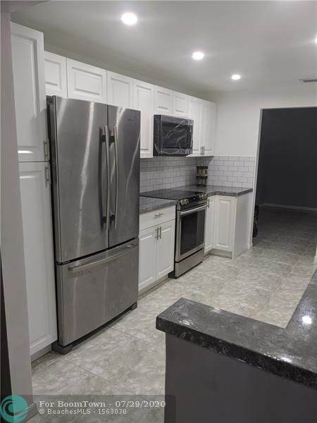 2724 University Dr - Photo 1
