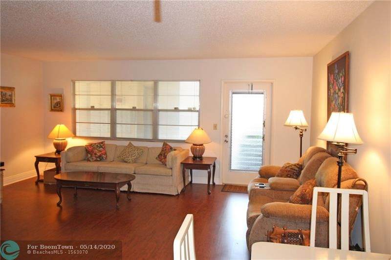 1031 Cambridge B - Photo 1