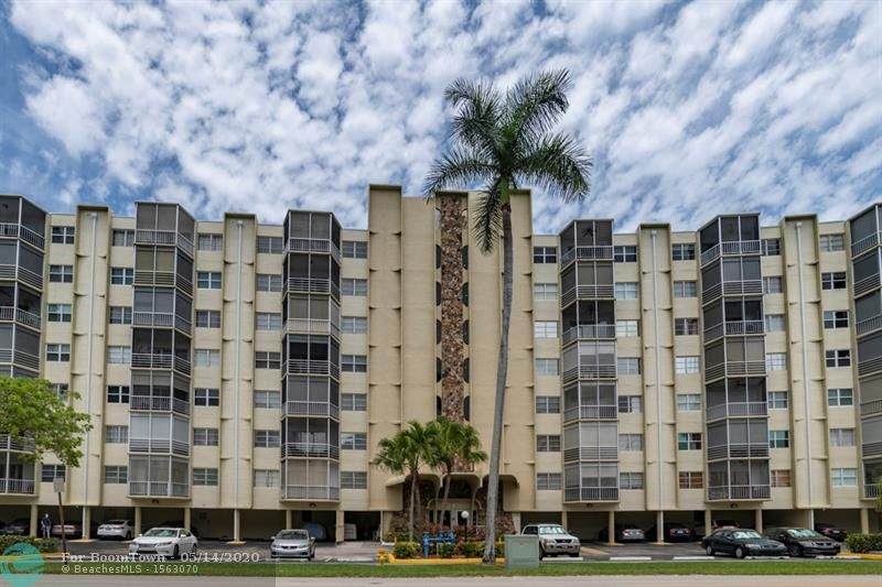 300 Diplomat Pkwy - Photo 1
