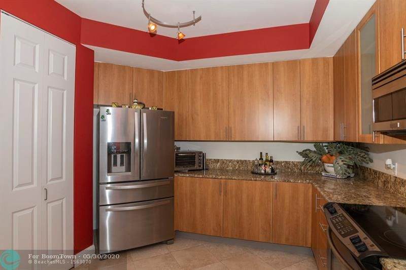 2617 14th Ave - Photo 1