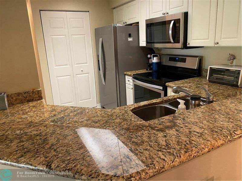 3020 Alcazar Pl - Photo 1