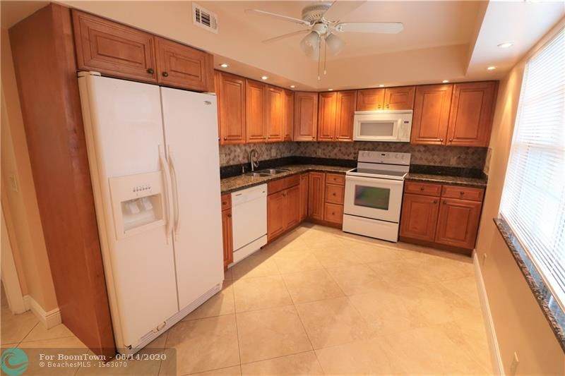 821 Cypress Blvd - Photo 1