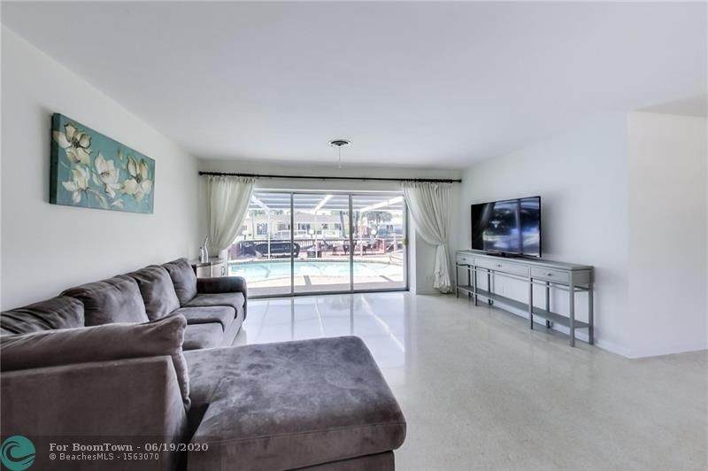 1418 57th Ct - Photo 1