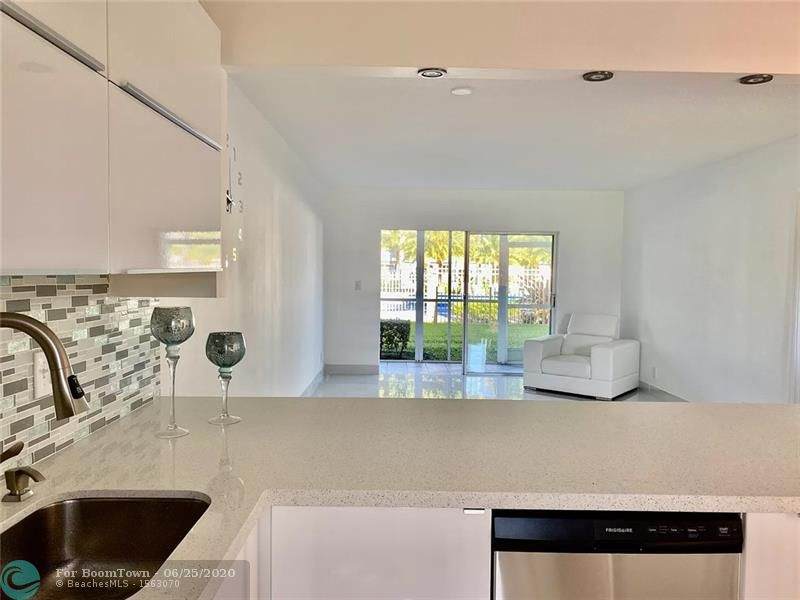 981 Hillcrest Ct - Photo 1