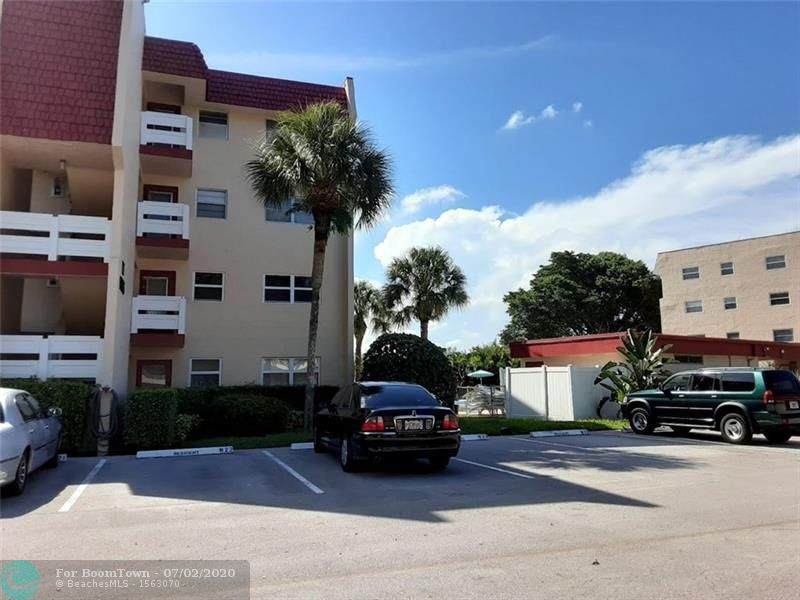 1035 Country Club Dr - Photo 1