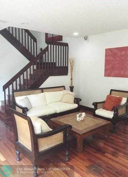 1564 Yellowheart Way - Photo 1