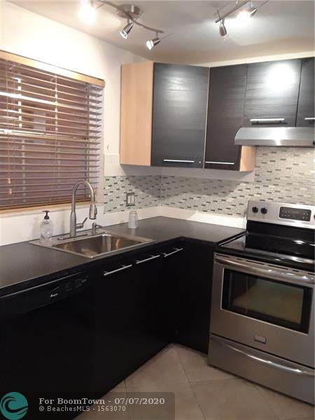 610 Tennis Club Dr - Photo 1