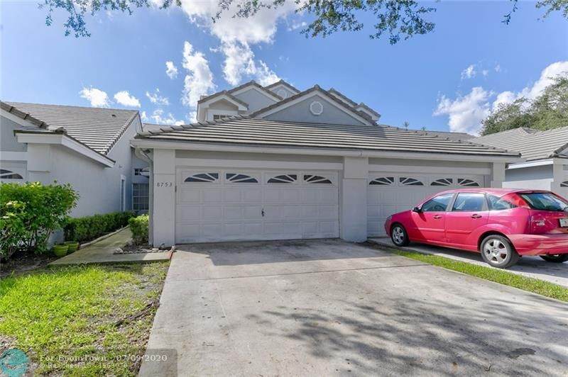 8753 Forest Hills Blvd - Photo 1