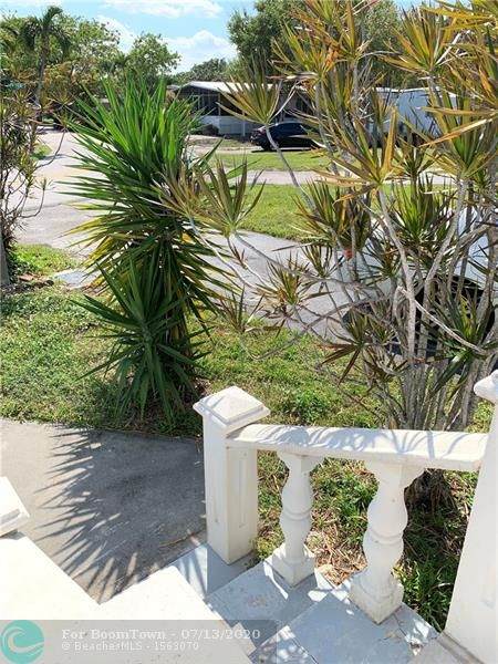 3241 Royal Palm Ct - Photo 1
