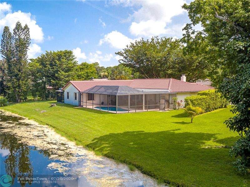 2240 41st Ave - Photo 1