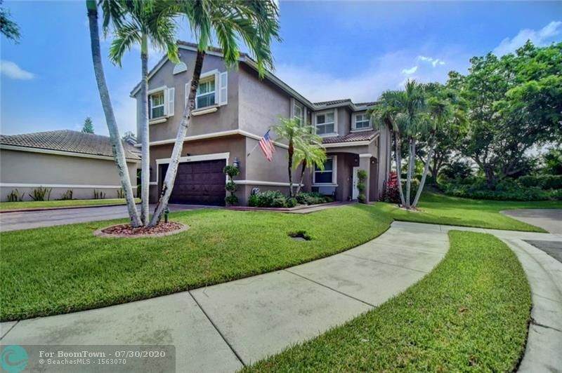 4953 55 Blvd - Photo 1