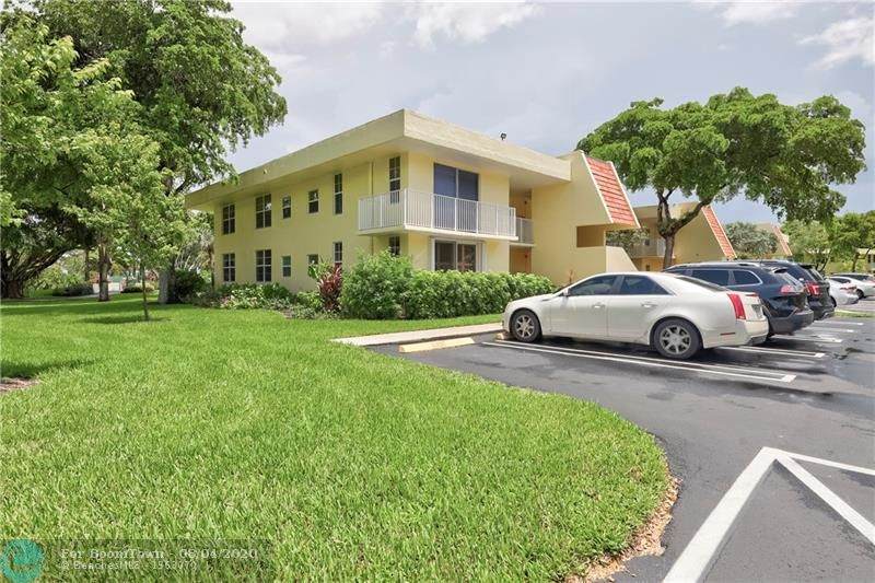 500 Oaks Ln - Photo 1