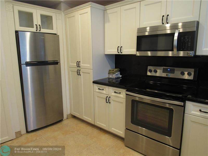 3141 Palm Aire Dr - Photo 1