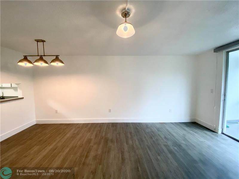 2855 Leonard Dr - Photo 1