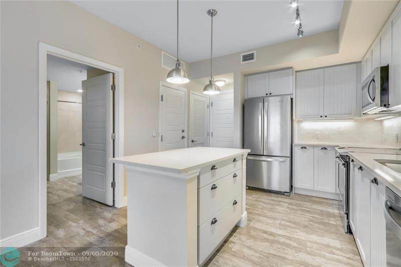1333 Ocean Blvd - Photo 1