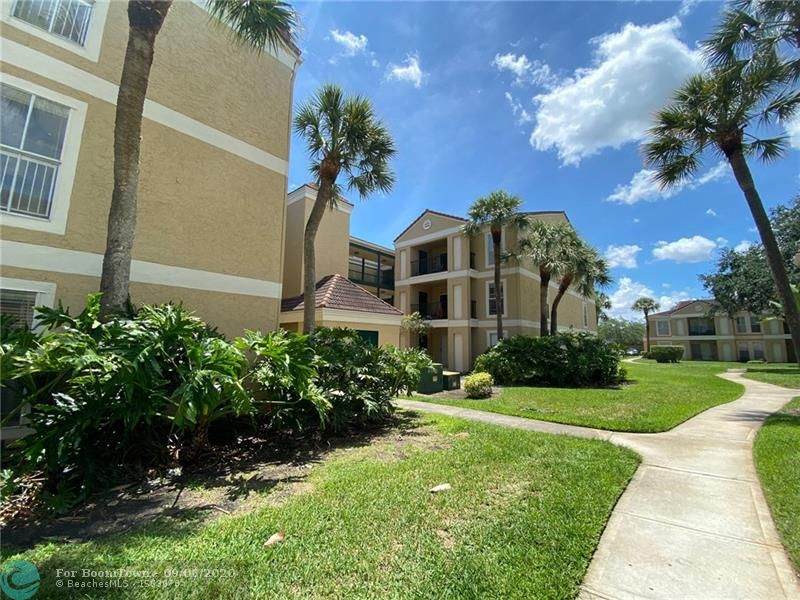 733 Riverside Dr - Photo 1
