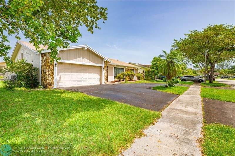 7391 37th Ct - Photo 1