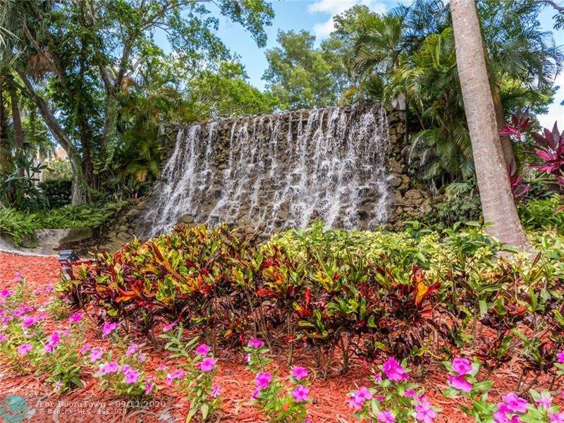 16400 Golf Club Rd - Photo 1
