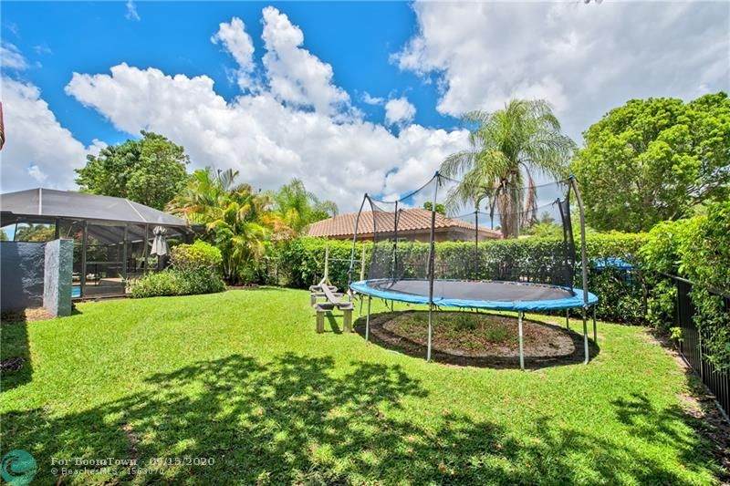 9033 47th Ct - Photo 1