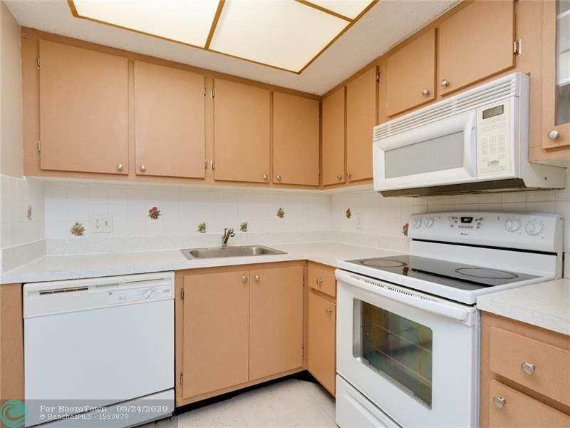 5550 44th St - Photo 1