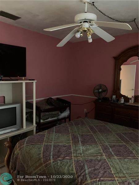 8401 Windsor Dr - Photo 1