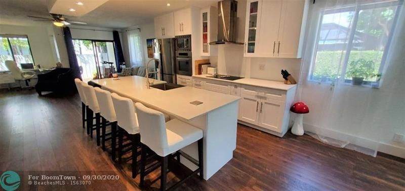817 12th Ct - Photo 1