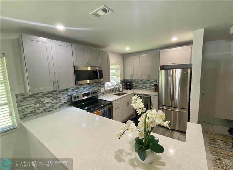 3930 Crystal Lake Dr - Photo 1