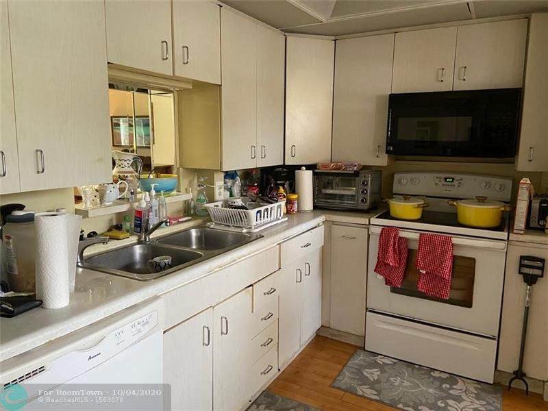 2904 Victoria Pl - Photo 1