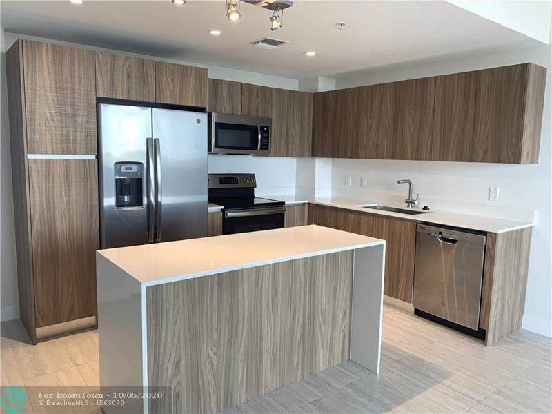 421 6TH ST - Photo 1