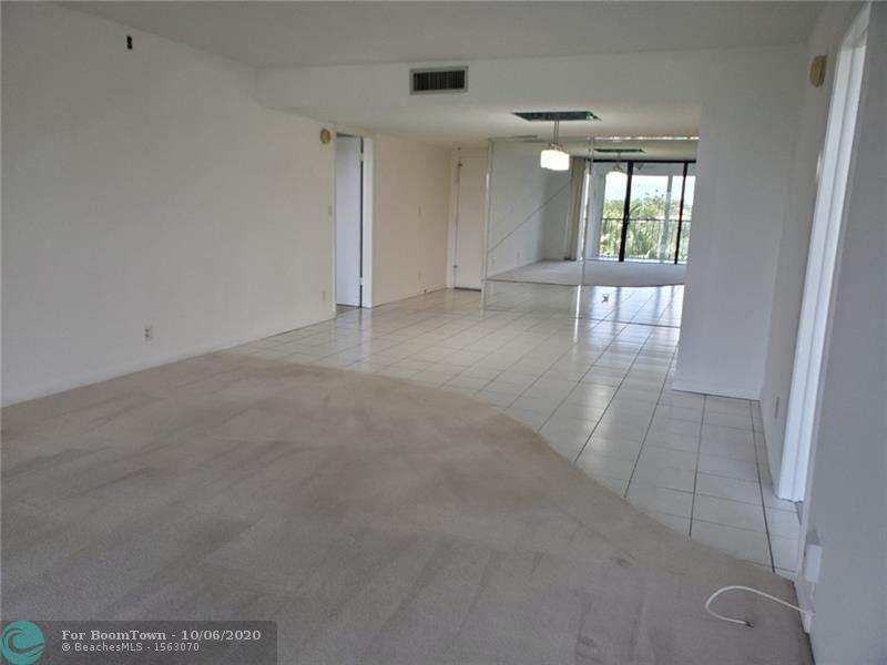 16300 Golf Club Rd - Photo 1