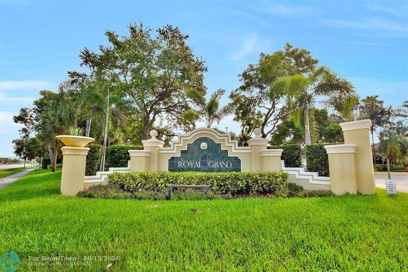 2640 University Drive - Photo 1