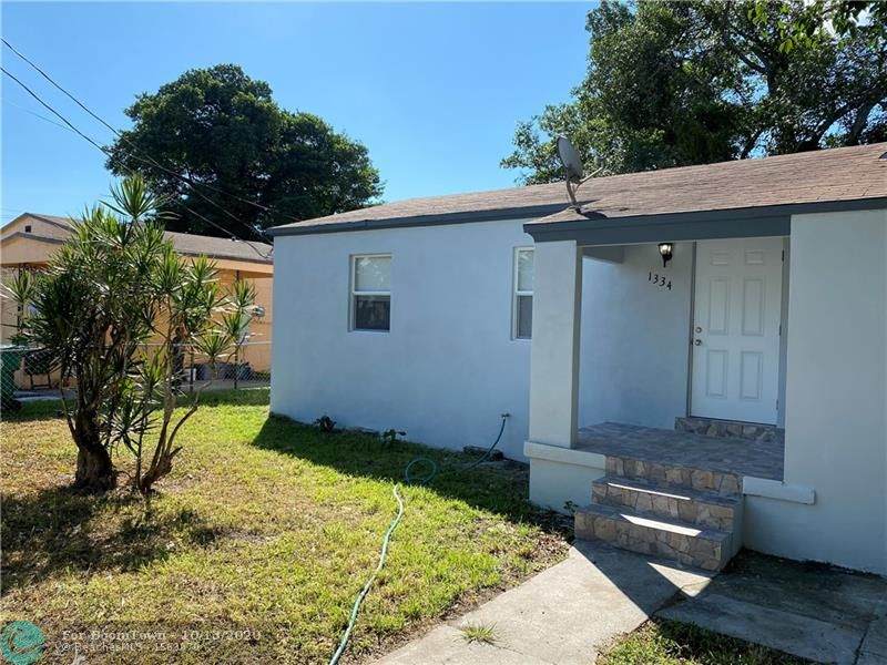 1334 42nd St - Photo 1