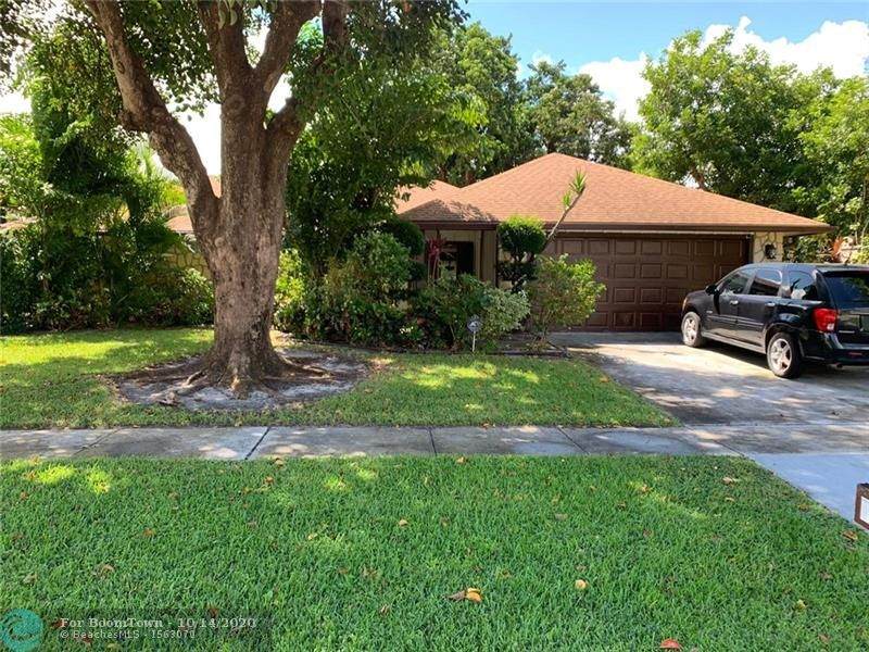 11842 Greenbriar Cir - Photo 1
