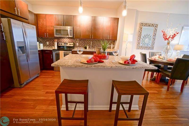 1600 Sunrise Boulevard - Photo 1