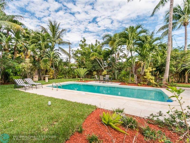 1637 Victoria Park Rd - Photo 1
