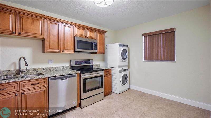 2850 Forest Hills Blvd - Photo 1