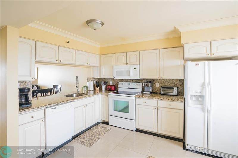 2202 Cypress Bend Dr - Photo 1