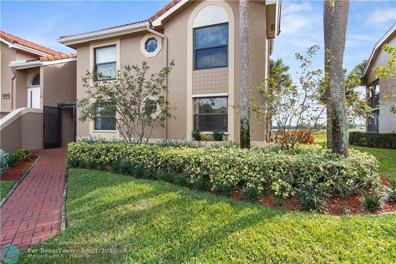 10870 Lakemore Ln - Photo 1
