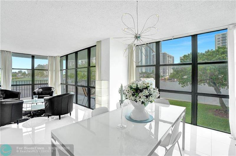 800 Parkview Dr - Photo 1