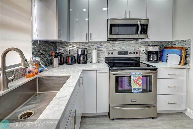 600 Pine Dr - Photo 1