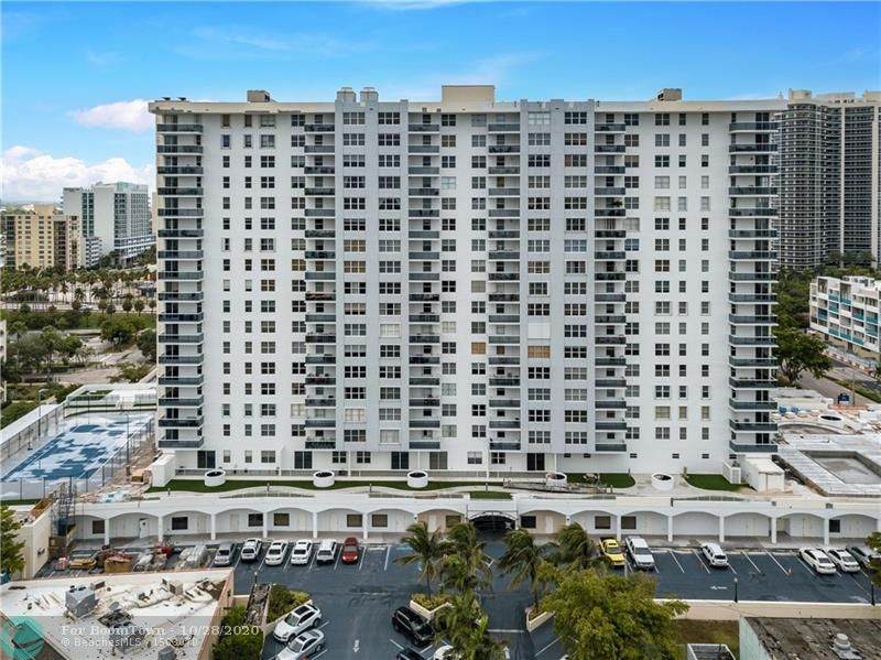 3015 Ocean Blvd - Photo 1