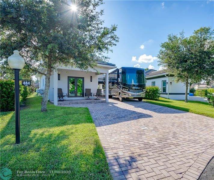 484 Cortez Dr - Photo 1